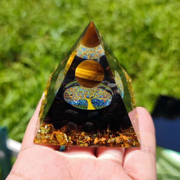 New Pyramidal Crystal Resin Pendant